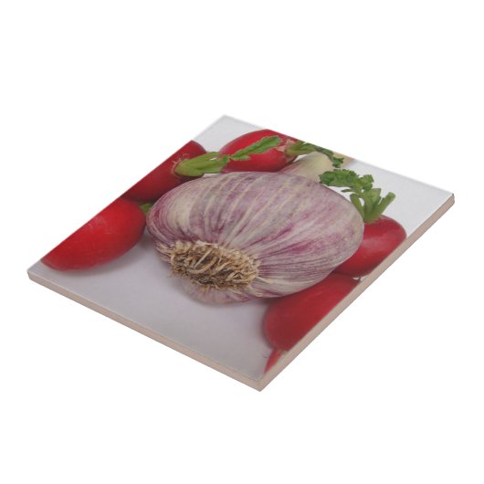 Violetter Knoblauch mit Radieschen Fliese (Seite)