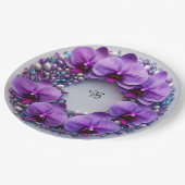 Violetter Orchideenkranzschmuck mit Perlen Pappteller (Schrägansicht)