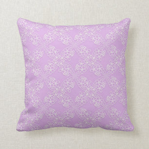violettes Spitzemit blumenmuster Kissen