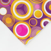 Violettes Tupfen-Muster Fleecedecke (Ecke)