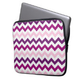 Violettes und rosa Zickzack-Sparren-Muster Laptopschutzhülle (Vorderseite Links)