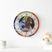 Violin and Playing Cards on a Table Große Wanduhr (Zuhause)