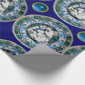VIRGIN AND CHILD WITH ANGELS, Round Blue Sapphire Geschenkpapier (Ecke)