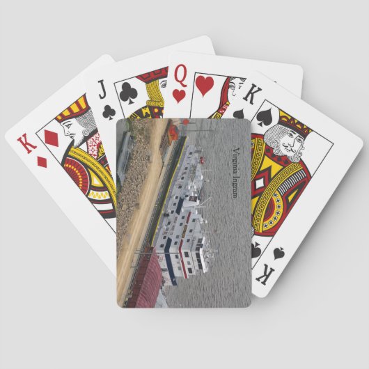 Virginia Ingram spielt Karten Spielkarten (Rückseite)