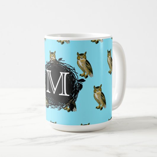 Virginia-Uhu-blaues Muster-Monogramm Kaffeetasse (VorderseiteRechts)