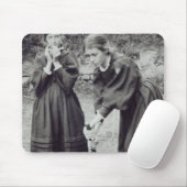 Virginia und Vanessa Stephen, in St. Ives, 1894 Mousepad (Mit Mouse)