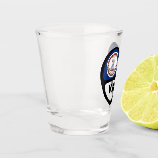 Virginia, VA Staatsflagge im Herzen von Shotglas Schnapsglas (Links)