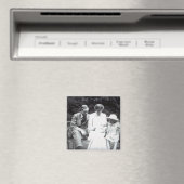 Virginia Woolf mit Clive und Julian Bell, 1910 Magnet (In Situ (Geschirrspüler))