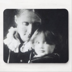 Virginia Woolf, mit ihrer Mutter Julia, 1884 Mousepad