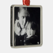 Virginia Woolf, mit ihrer Mutter Julia, 1884 Ornament Aus Metall (Rechts)