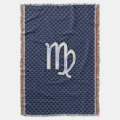 Virgo Zodiac Sign auf Navy Blue Carbon Fibre Print Decke (Vorderseite Vertikal)