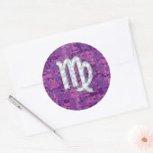 Virgo Zodiac Sign on Pink Digital Tarnung Runder Aufkleber (Umschlag)