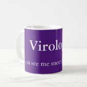 Virologe und Niesen Kaffeetasse (Vorderseite Links)
