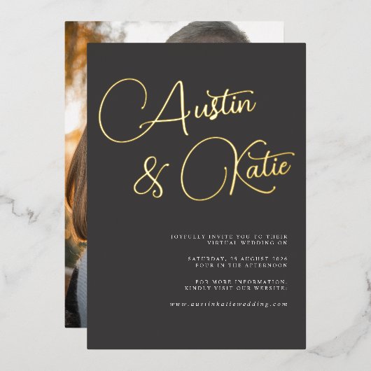 Virtual Wedding mit Black and Gold Script-Typograf Folieneinladung (Vorderseite/Rückseite)