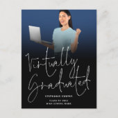 Virtuell abgestuftes Foto 2022 Abschluss Schwarz Ankündigungspostkarte (Vorderseite)