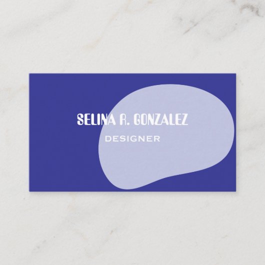 Visitenkarte mit blauem cool-neutralem Formdesign (Vorderseite)