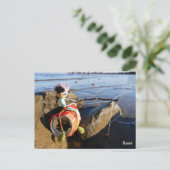 Vissende Fubby op een blikje aan de waterkant. Postkarte (Stehend Vorderseite)