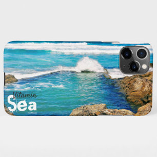 Vitamin Meer, türkisfarbene Wellen mit Splint iPhone 11Pro Max Hülle