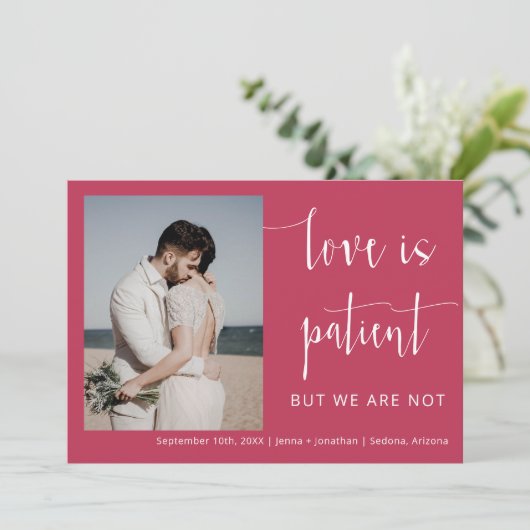 Viva Magenta Modernes Minimales Script Foto Elopem Einladung (Stehend Vorderseite)