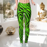 Vivid and Dazzling Lime Green Zebra Stripe Muster Leggings<br><div class="desc">Die neuen Shy Shy Panda lime grünen Zebra Streifen Muster Leggings. Dieser lässige Stil ist sehr trendig und eignet sich perfekt für einen Fitnessraum oder einfach nur für ein paar Tage. Die verschiedenen Kalkgrün- und Gelbtöne fügen Ihrem Kleiderschrank eine einzigartige und moderne Illustration hinzu. Mit der zeitgemäßen Knöchellänge und der...</div>