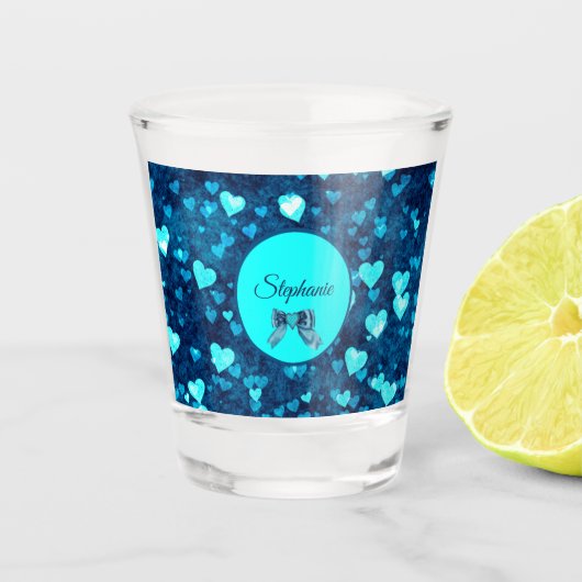 Vivid Blue Hearts Schnapsglas (Vorderseite)