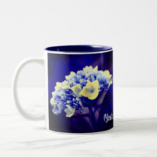 Vivid Blue Hydrangea Blume Personalisiert Zweifarbige Tasse (Links)
