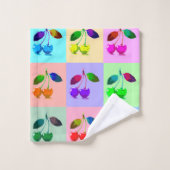 Vivid Cherries im Pop Art Style Badhandtuch Set (Waschlappen)