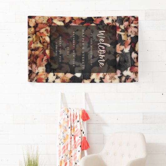 Vivid Foliage | Herbstlaube & Dunkles Holz Willkom Banner (Insitu)