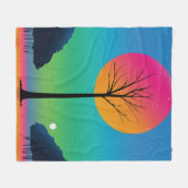 Vivid Tree Unter einem kosmischen Regenbogen Himme Fleecedecke (Vorderseite (Horizontal))