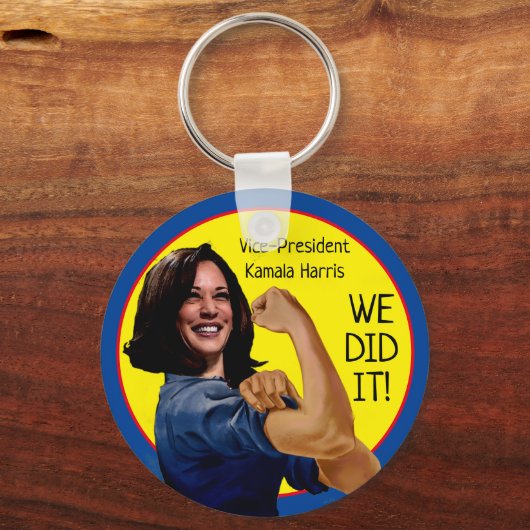Vizepräsident Kamala Harris als Rosie Schlüsselanhänger (Vorderseite)