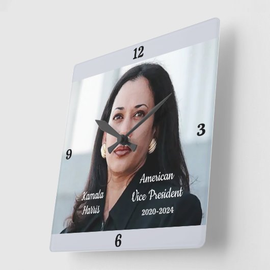 VIZEPRÄSIDENT KAMALA HARRIS QUADRATISCHE WANDUHR (Winkel)
