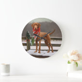 Vizsla Hund in Schnee Weihnachten Große Wanduhr (Zuhause)