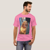 Vizsla Hund sitzend und glücklich T-Shirt (Vorne ganz)