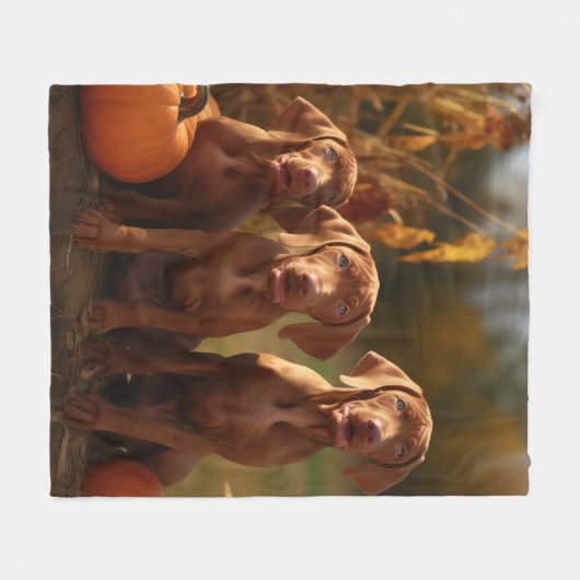 Vizsla Puppy Autumn Delight Pumpkin Fleecedecke (Vorderseite (Horizontal))