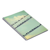 Vögel an Drähten, Vintager blauer Himmel. Notizblock (Rechte Seite)