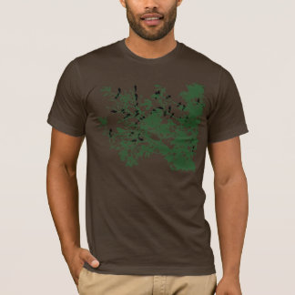 Vögel auf Baumdunkelheits-T - Shirt