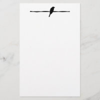 Vogel auf Draht-Silhouette in B&W