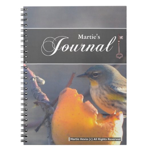Vogel auf einem halb gegessen Apple Journal Notizblock (Vorderseite)