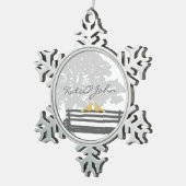 Vögel auf einer Parkbench-Hochzeit Schneeflocken Zinn-Ornament (Rechts)