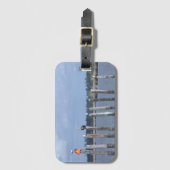 Vögel auf Posts im See Gepäckanhänger (Vorderseite Vertikal)