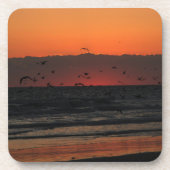 Vögel, die über Wasser fliegen Sonnenaufgangsfotos Untersetzer (Vorderseite)