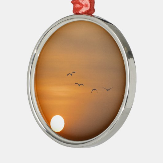 Vögel fliegen bei Sonnenuntergang Ornament Aus Metall (Links)