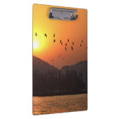 Vögel fliegen in Sunset Sky über dem East Lake Fot Klemmbrett (Rechts)