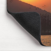 Vögel fliegen in Sunset Sky über dem East Lake Fot Mousepad (Ecke)