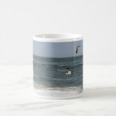 Vögel im Flug von Shirley Taylor Kaffeetasse (Mittel)