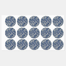 Vögel in blauen und weißen Begleitern