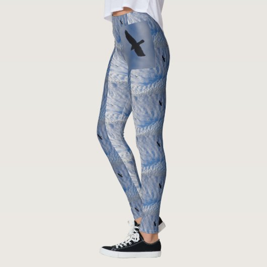 Vögel in Blue Cloudy Sky Legging Leggings (Links)
