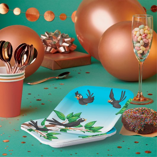 Vögel in einem Baumpapier-Teller Pappteller