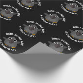 Vogel Puns sind A-Crow-Kay Funny Crow Pun Dark BG Geschenkpapier (Ecke)