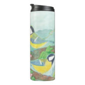 Vögel singen auf einem blühenden Baumzweig Thermosbecher (Nach rechts gedreht)